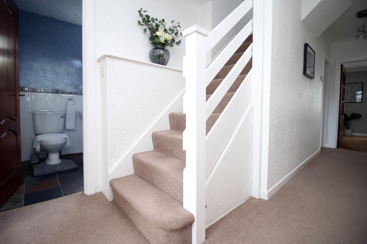 Becky'S Bungalow By Ty Sa -Spacious 4 Bed Bungalow Cardiff Extérieur photo