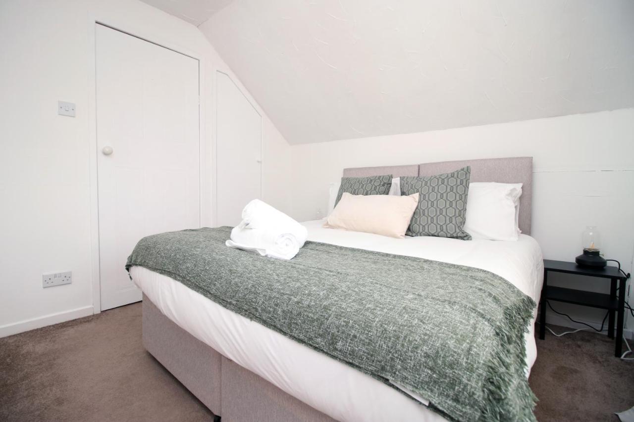 Becky'S Bungalow By Ty Sa -Spacious 4 Bed Bungalow Cardiff Extérieur photo