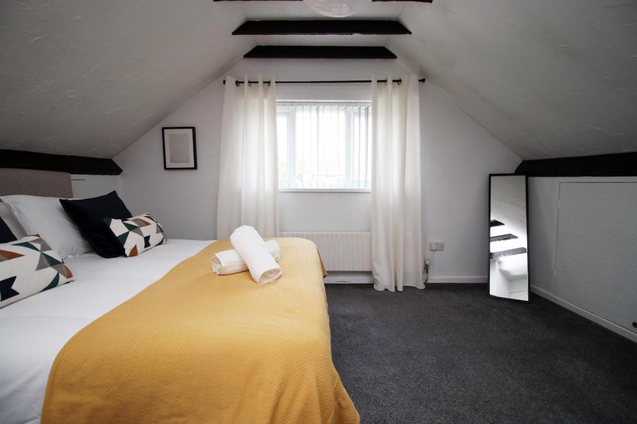 Becky'S Bungalow By Ty Sa -Spacious 4 Bed Bungalow Cardiff Extérieur photo