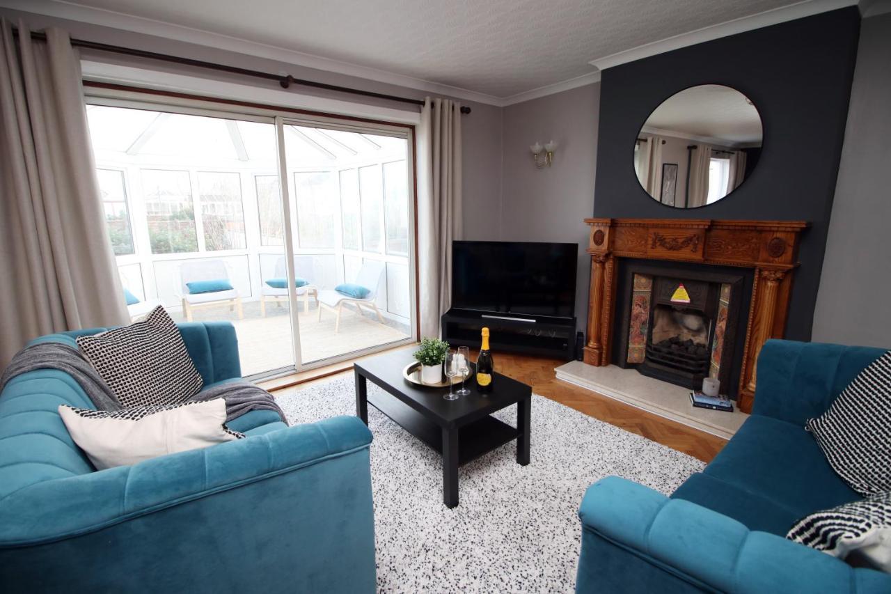 Becky'S Bungalow By Ty Sa -Spacious 4 Bed Bungalow Cardiff Extérieur photo