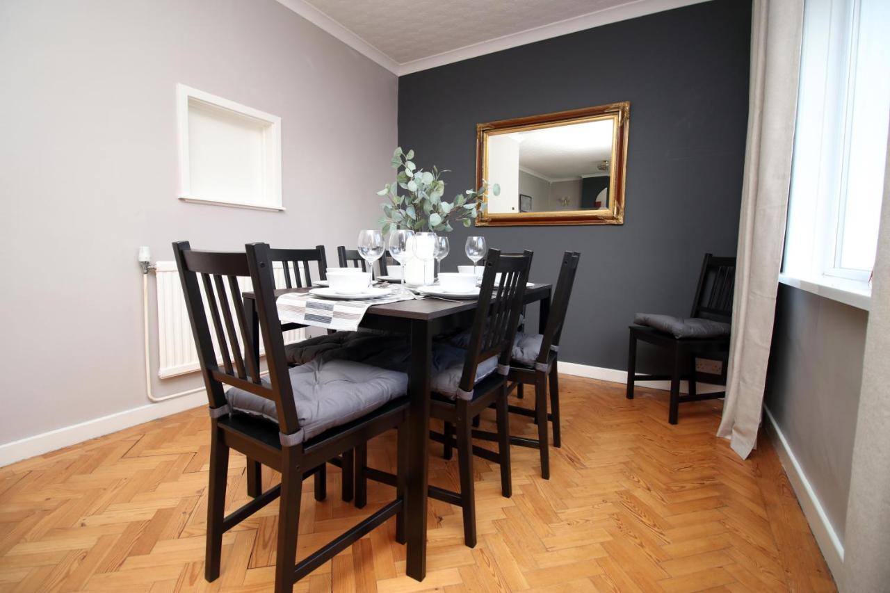 Becky'S Bungalow By Ty Sa -Spacious 4 Bed Bungalow Cardiff Extérieur photo